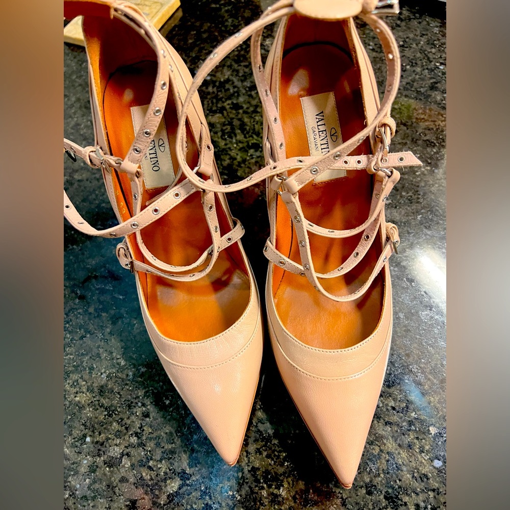 Nude Valentino, Love Latch Pumps
